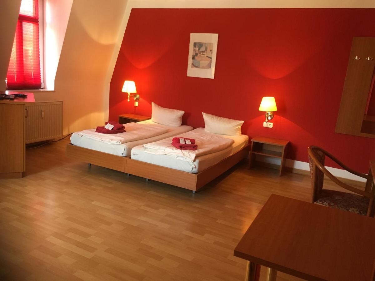 Ryde & Hyde Budget Hotel Дрезден Екстериор снимка